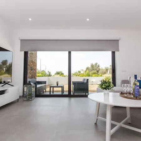 Villa Salut By Stay-Ici, Algarve Holiday Rental Βίλα Αλμπουφέιρα
